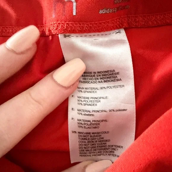 Adidas Bold Red skirt with built in shorts and pockets size Medium - Picture 5 of 9